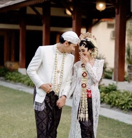 Nendra & Dian